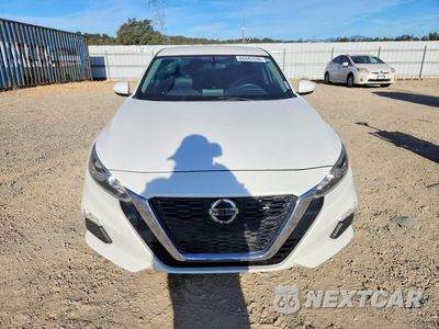Piąte zdjęcie samochodu w środku: 2019 NISSAN ALTIMA S VIN:1N4BL4BV0KC233805 - miniatura