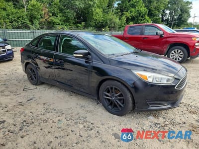 Czwarte zdjęcie samochodu z boku: 2015 FORD FOCUS SE VIN:1FADP3F25FL365083 - miniatura