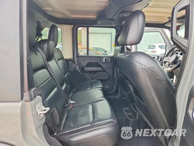 Zdjęcie 10 z 12 samochodu: 2018 JEEP WRANGLER UNLIMITED SAHARA VIN:1C4HJXEN4JW325858 - miniatura