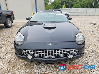 Piąte zdjęcie samochodu w środku: 2002 FORD THUNDERBIRD VIN:1FAHP60A12Y124816 - miniatura