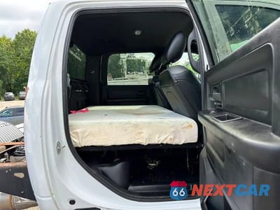 Zdjęcie 7 z 10 samochodu: 2023 RAM 3500 VIN:3C7WRSCL1PG511503 - miniatura