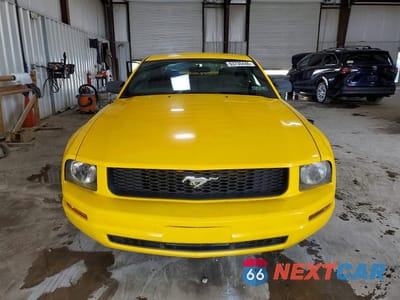 Piąte zdjęcie samochodu w środku: 2006 FORD MUSTANG VIN:1ZVFT80N065115900 - miniatura