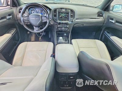 Zdjęcie 8 z 13 samochodu: 2021 CHRYSLER 300 S VIN:2C3CCABG8MH640743 - miniatura