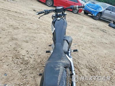 Zdjęcie 6 z 8 samochodu: 2013 HONDA VT1300 CX VIN:JH2SC61N7DK100546 - miniatura