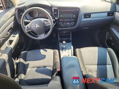 Zdjęcie 8 z 13 samochodu: 2014 MITSUBISHI OUTLANDER ES VIN:JA4AD2A37EZ001060 - miniatura