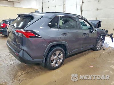 Trzecie zdjęcie samochodu z tyłu: 2025 TOYOTA RAV4 XLE VIN:2T3P1RFV8SC506307 - miniatura