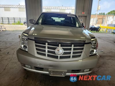 Piąte zdjęcie samochodu w środku: 2009 CADILLAC ESCALADE LUXURY VIN:1GYFK23279R230666 - miniatura