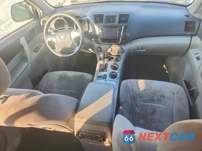 Zdjęcie 8 z 13 samochodu: 2013 TOYOTA HIGHLANDER BASE VIN:5TDZA3EH3DS033498 - miniatura