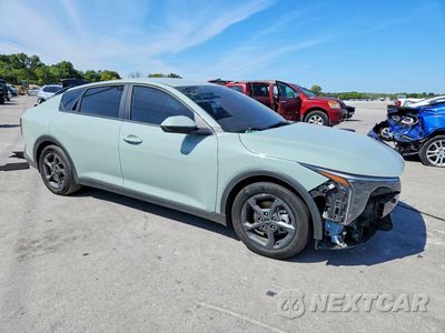 Czwarte zdjęcie samochodu z boku: 2025 KIA K4 LXS VIN:3KPFT4DE7SE211561 - miniatura
