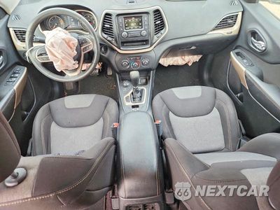 Zdjęcie 8 z 12 samochodu: 2017 JEEP CHEROKEE SPORT VIN:1C4PJMAB3HD215718 - miniatura