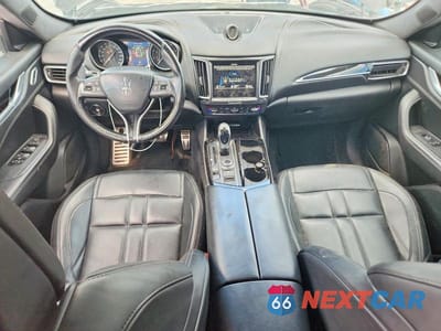 Zdjęcie 8 z 14 samochodu: 2017 MASERATI LEVANTE SPORT VIN:ZN661XUS8HX262717 - miniatura