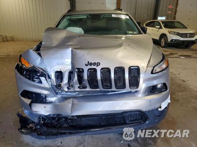 Piąte zdjęcie samochodu w środku: 2017 JEEP CHEROKEE SPORT VIN:1C4PJLAB3HW616894 - miniatura