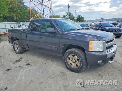 Czwarte zdjęcie samochodu z boku: 2011 CHEVROLET SILVERADO K1500 LT VIN:1GCRKSE35BZ441394 - miniatura
