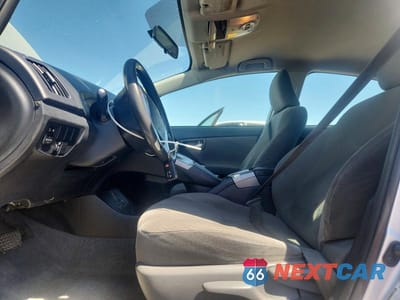 Zdjęcie 7 z 12 samochodu: 2014 TOYOTA PRIUS TWO VIN:JTDKN3DU1E1800557 - miniatura
