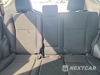 Zdjęcie 10 z 13 samochodu: 2017 TOYOTA RAV4 XLE VIN:JTMWFREV6HJ712701 - miniatura