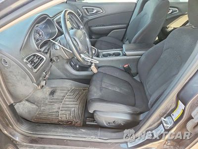 Zdjęcie 7 z 12 samochodu: 2015 CHRYSLER 200 LIMITED VIN:1C3CCCAB0FN709646 - miniatura