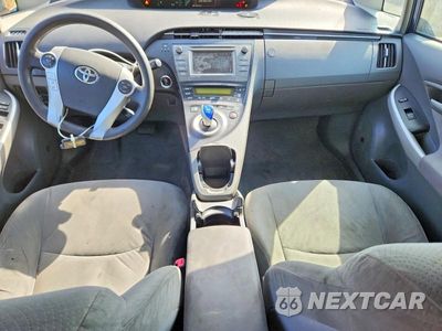 Zdjęcie 8 z 13 samochodu: 2010 TOYOTA PRIUS III VIN:JTDKN3DU7A5194555 - miniatura