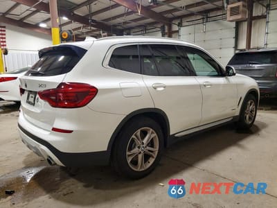 Trzecie zdjęcie samochodu z tyłu: 2018 BMW X3 XDRIVE30I VIN:5UXTR9C50JLC81801 - miniatura