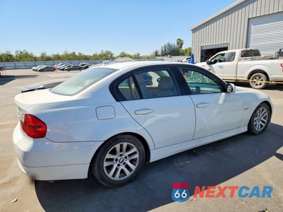 Trzecie zdjęcie samochodu z tyłu: 2006 BMW 325 I VIN:WBAVB13576KX34481 - miniatura
