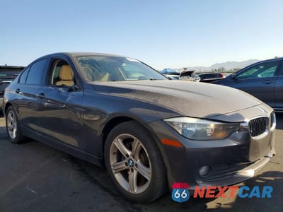 Czwarte zdjęcie samochodu z boku: 2015 BMW 320 I VIN:WBA3B1C50FP831838 - miniatura