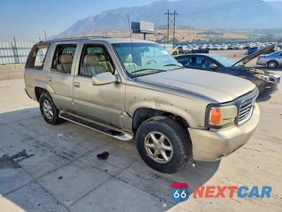 Czwarte zdjęcie samochodu z boku: 2000 CADILLAC ESCALADE LUXURY VIN:1GYEK63R3YR180864 - miniatura