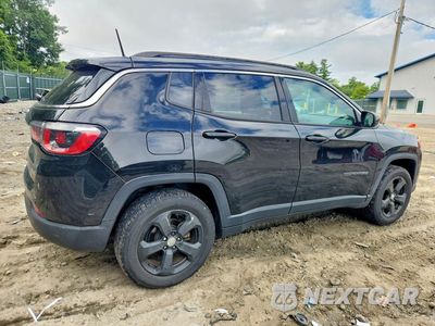 Trzecie zdjęcie samochodu z tyłu: 2018 JEEP COMPASS LATITUDE VIN:3C4NJDBB5JT307984 - miniatura