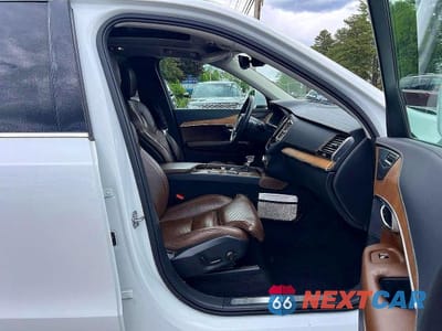 Piąte zdjęcie samochodu w środku: 2019 VOLVO XC90 T6 INSCRIPTION VIN:YV4A22PL0K1499418 - miniatura