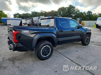 Trzecie zdjęcie samochodu z tyłu: 2024 TOYOTA TACOMA TRD OFF-ROAD VIN:3TMLB5JN0RM005661 - miniatura
