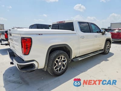 Trzecie zdjęcie samochodu z tyłu: 2023 GMC SIERRA K1500 SLT VIN:3GTUUDED3PG128263 - miniatura