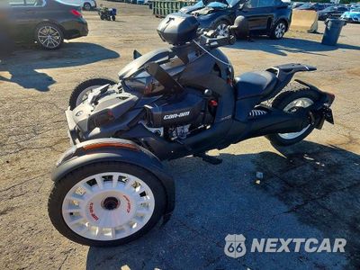 Trzecie zdjęcie samochodu z tyłu: 2023 CAN-AM RYKER RALLY EDITION VIN:3JB2HEH42PJ002172 - miniatura