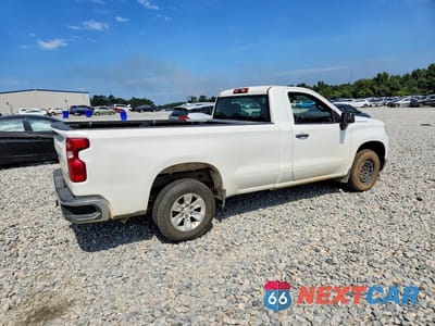 Trzecie zdjęcie samochodu z tyłu: 2021 CHEVROLET SILVERADO C1500 VIN:3GCNWAEF5MG219559 - miniatura