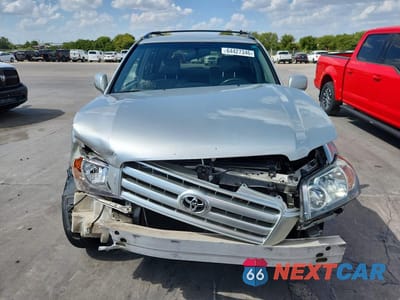 Piąte zdjęcie samochodu w środku: 2004 TOYOTA HIGHLANDER BASE VIN:JTEGP21A140040697 - miniatura