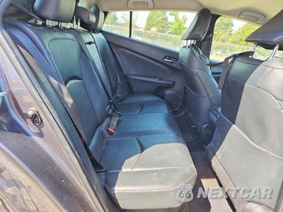 Zdjęcie 10 z 12 samochodu: 2017 TOYOTA PRIUS THREE TOURING VIN:JTDKARFU1H3536728 - miniatura
