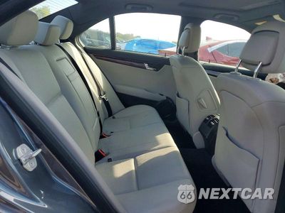 Zdjęcie 10 z 12 samochodu: 2011 MERCEDES-BENZ C 300 4MATIC VIN:WDDGF8BB0BR147174 - miniatura