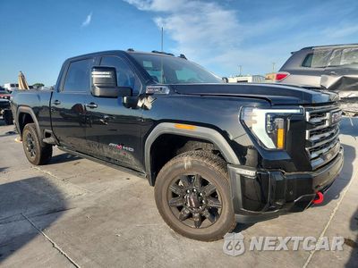 Czwarte zdjęcie samochodu z boku: 2026 GMC SIERRA K2500 AT4 VIN:1GT4UPE71TF293039 - miniatura