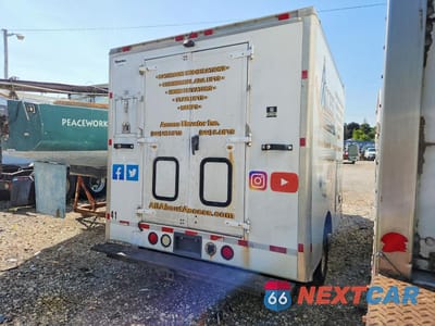 Trzecie zdjęcie samochodu z tyłu: 2008 CHEVROLET EXPRESS G3500 VIN:1GBJG31K381106082 - miniatura