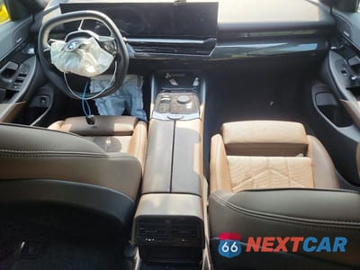 Zdjęcie 8 z 12 samochodu: 2024 BMW 530 XI VIN:WBA53FJ06RCR00862 - miniatura