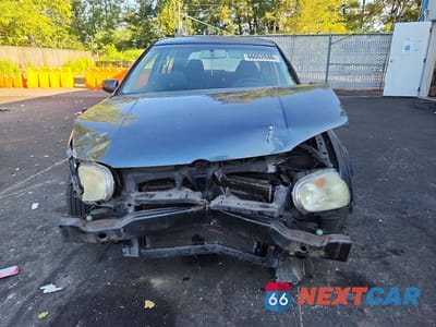 Piąte zdjęcie samochodu w środku: 2004 VOLKSWAGEN GOLF GLS VIN:9BWGL61J144004546 - miniatura