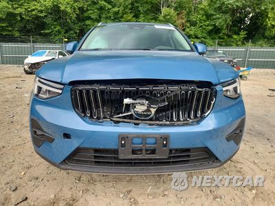 Piąte zdjęcie samochodu w środku: 2025 VOLVO XC40 PLUS VIN:YV4L12UE8S2601544 - miniatura