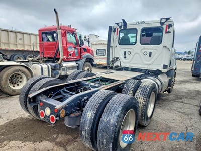Trzecie zdjęcie samochodu z tyłu: 2021 FREIGHTLINER CASCADIA 116 TRUCK CAB AND CHASSIS VIN:3AKJHTDV1MSMU6874 - miniatura