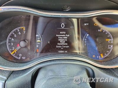 Zdjęcie 9 z 13 samochodu: 2014 JEEP GRAND CHEROKEE LIMITED VIN:1C4RJFBG1EC163201 - miniatura