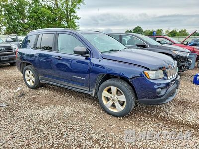 Czwarte zdjęcie samochodu z boku: 2016 JEEP COMPASS SPORT VIN:1C4NJDBB0GD610363 - miniatura