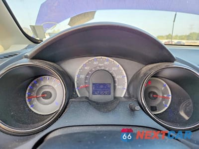 Zdjęcie 9 z 13 samochodu: 2012 HONDA FIT SPORT VIN:JHMGE8H56CC039921 - miniatura