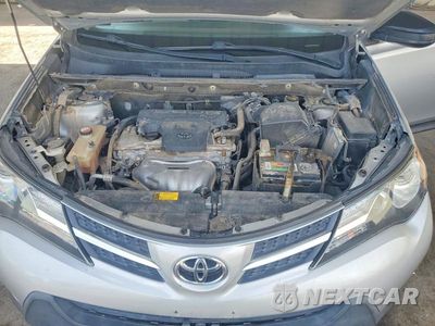 Zdjęcie 12 z 13 samochodu: 2015 TOYOTA RAV4 LE VIN:JTMZFREV9FJ041440 - miniatura