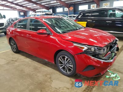 Czwarte zdjęcie samochodu z boku: 2023 KIA FORTE LXS VIN:3KPF24AD2PE642394 - miniatura