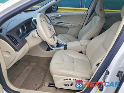 Zdjęcie 7 z 13 samochodu: 2013 VOLVO XC60 T6 VIN:YV4902DZ4D2371987 - miniatura