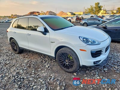 Czwarte zdjęcie samochodu z boku: 2017 PORSCHE CAYENNE SE HYBRID PLATINUM VIN:WP1AE2A25HLA71480 - miniatura