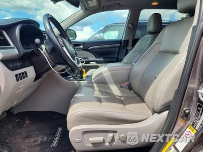 Zdjęcie 7 z 14 samochodu: 2019 TOYOTA HIGHLANDER LIMITED PLATINUM VIN:5TDYZRFH2KS289912 - miniatura