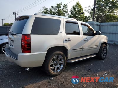 Trzecie zdjęcie samochodu z tyłu: 2014 CHEVROLET TAHOE K1500 LTZ VIN:1GNSKCE02ER141529 - miniatura