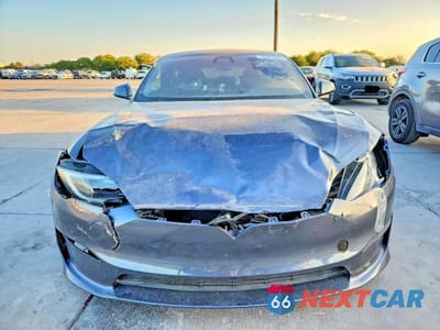 Piąte zdjęcie samochodu w środku: 2022 TESLA MODEL S VIN:5YJSA1E58NF478188 - miniatura
